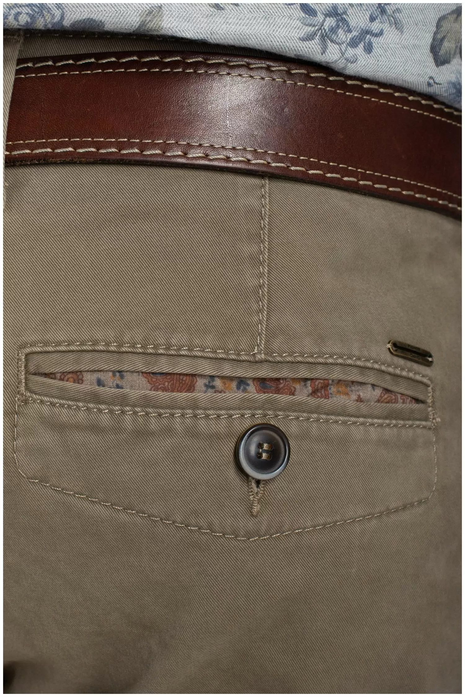 Elastische vrijetijdsbroek van Pionier.
